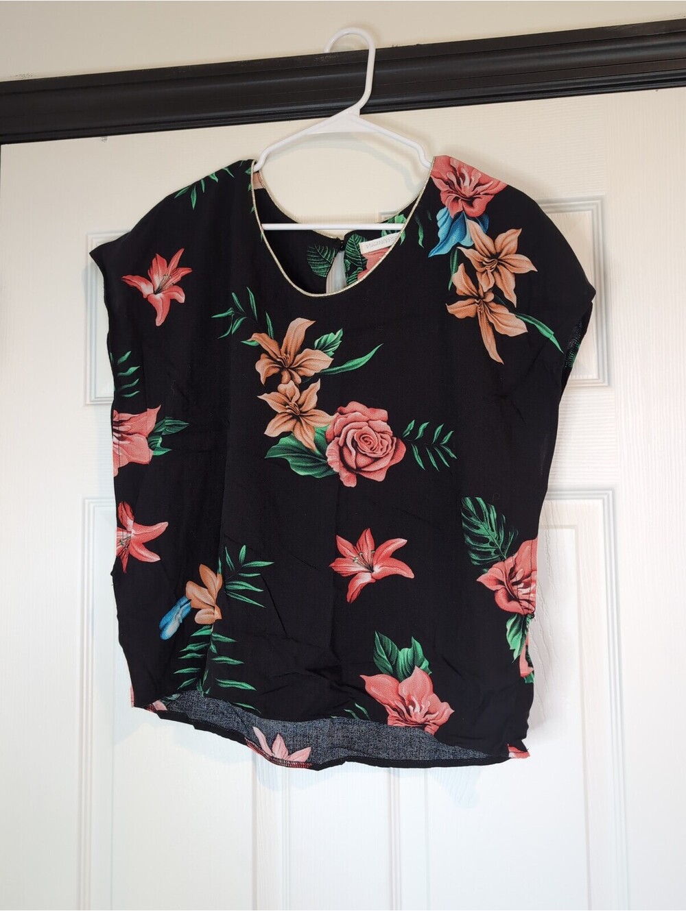 Medium Black floral short sleeve blouse